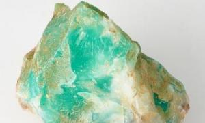 Kamień chryzoprazowy - wspaniały zielony kamień