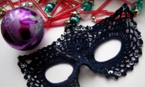DIY New Year's masks