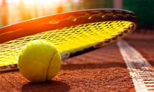 टेनिस रॅकेटचे वजन किती असते?