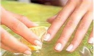 Środki ludowe wzmacniające paznokcie: kąpiele, maści, okłady w domu